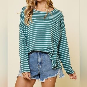 New Ces Femme Lightweight Green Striped Top 💛🍀